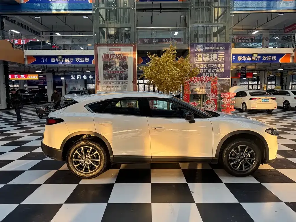 Mazda CX-4 2023 из CN, фото 9