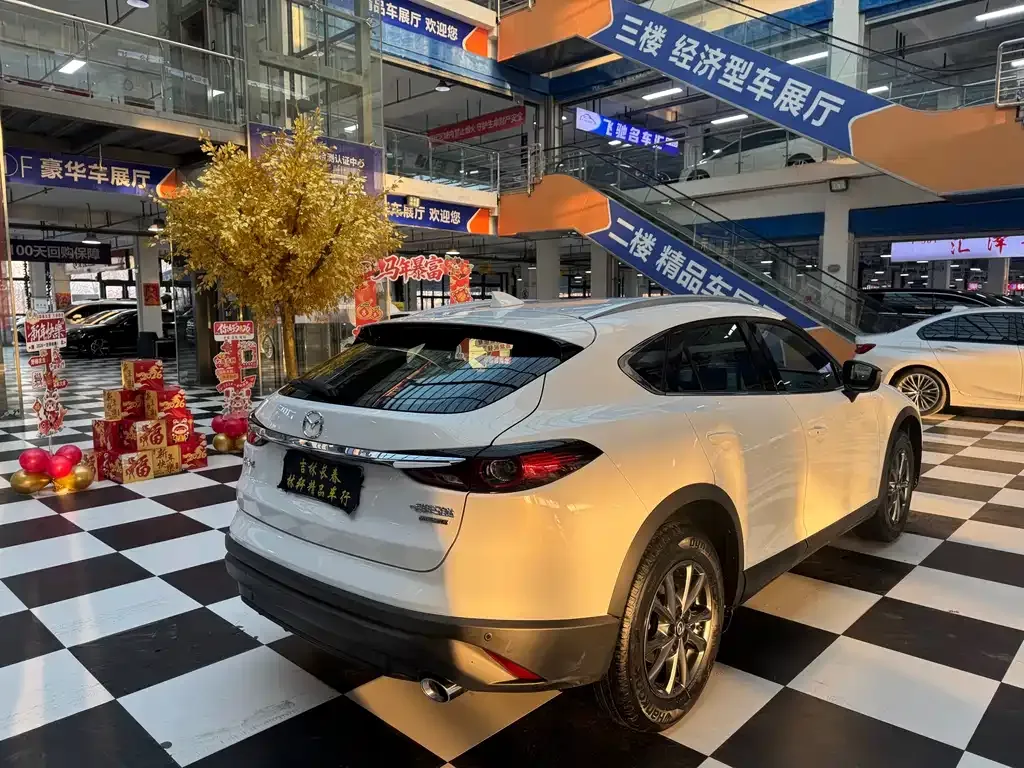 Mazda CX-4 2023 из CN, фото 2