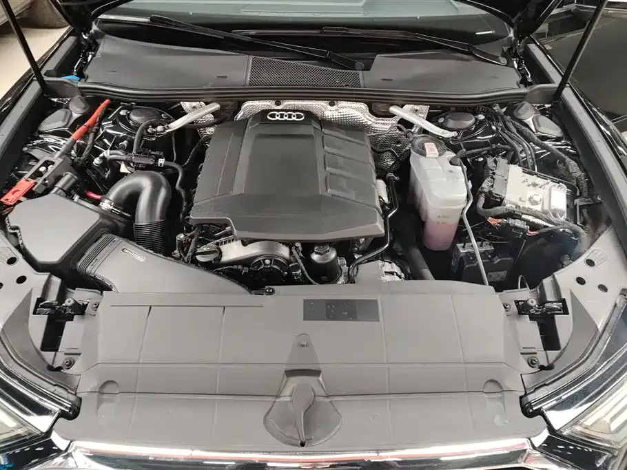 Audi A6L 2023 из CN, фото 6
