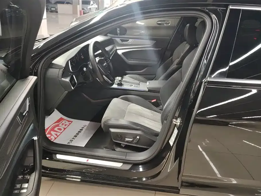 Audi A6L 2023 из CN, фото 4