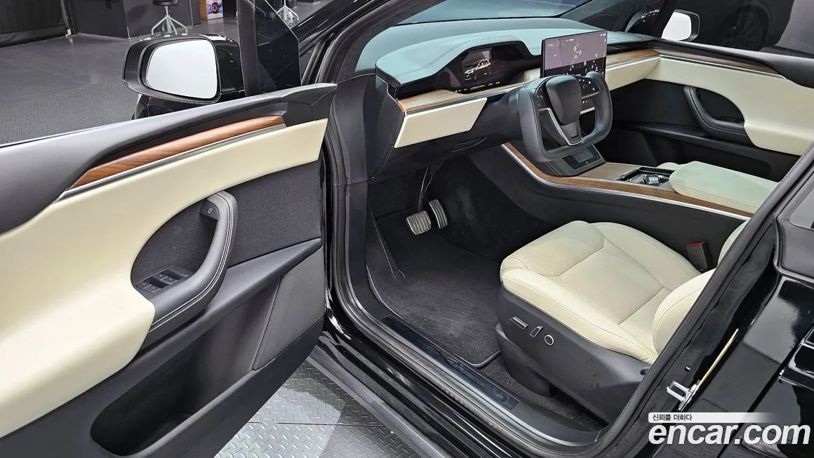 Tesla Model X 2024 из KR, фото 10