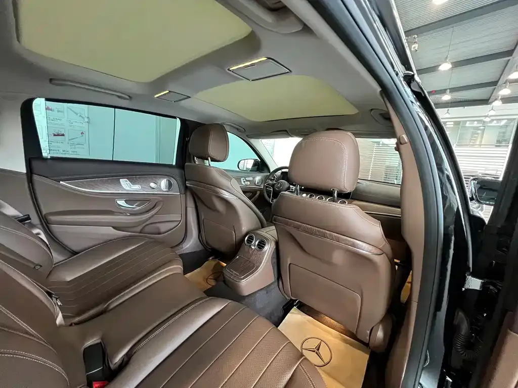 Mercedes-Benz E-Class 2023 из CN, фото 6