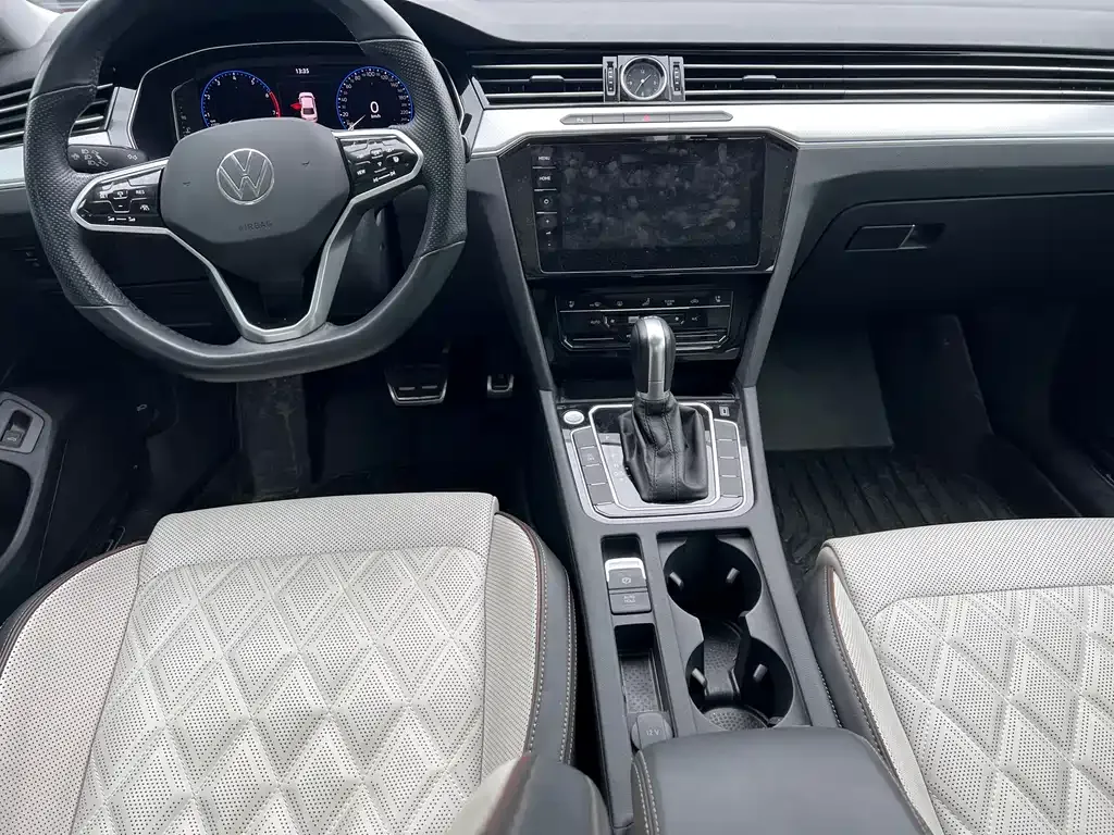 Volkswagen Magotan 2023 из CN, фото 10