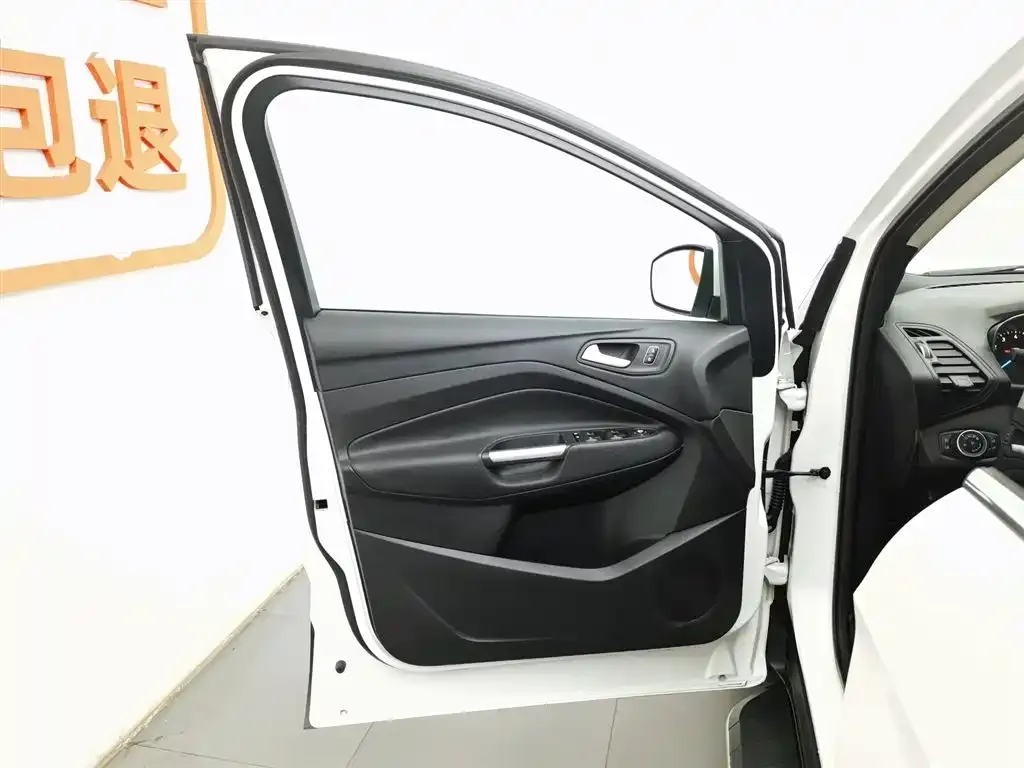 Ford Kuga 2021 из CN, фото 3