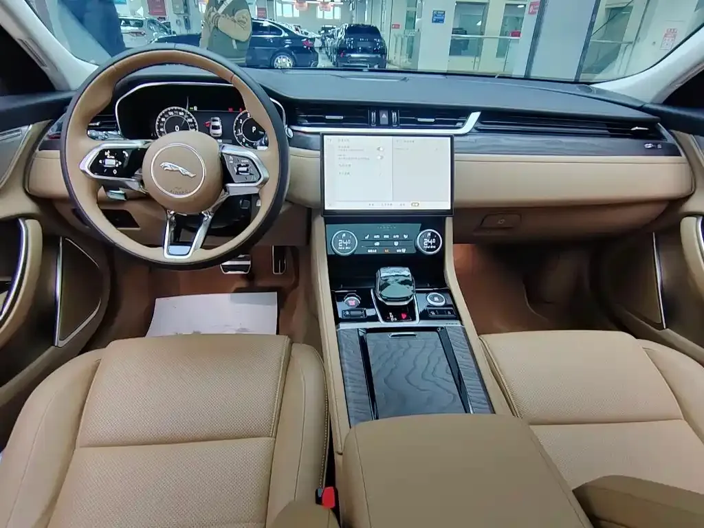 Jaguar XFL 2025 из CN, фото 10