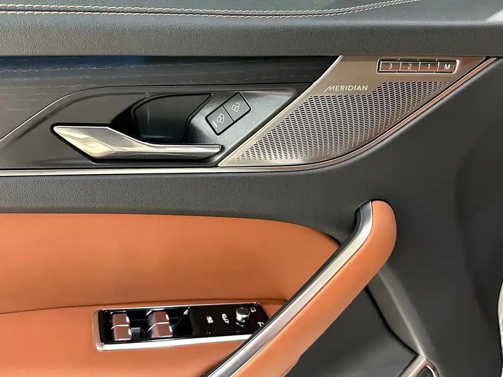 Jaguar F-PACE 2025 из CN, фото 5