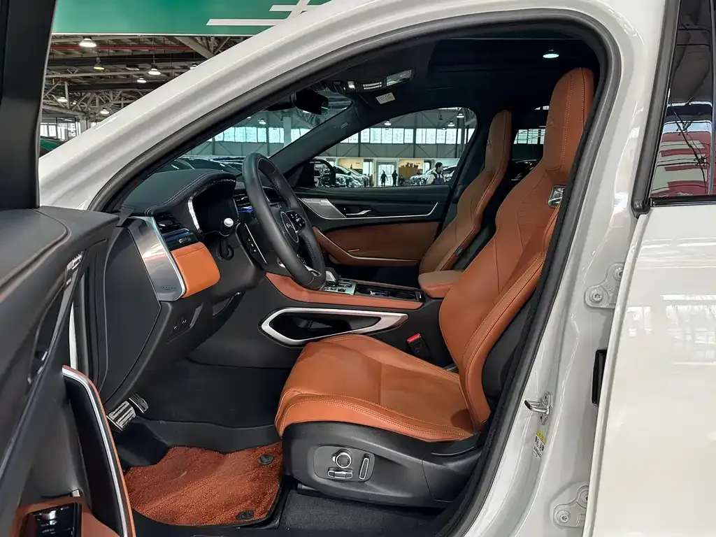 Jaguar F-PACE 2025 из CN, фото 2