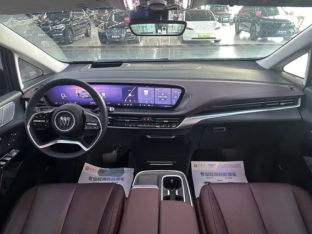 Buick Century 2024 из CN, фото 2