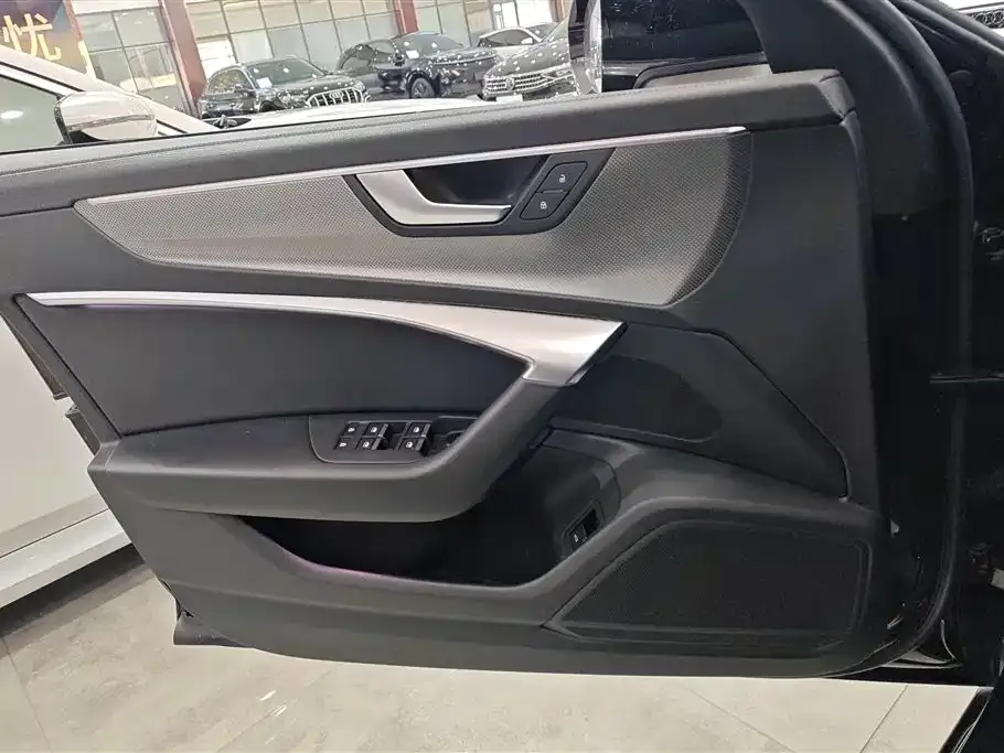 Audi A6L 2021 из CN, фото 3