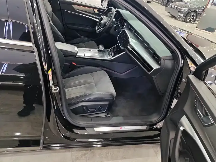Audi A6L 2021 из CN, фото 8