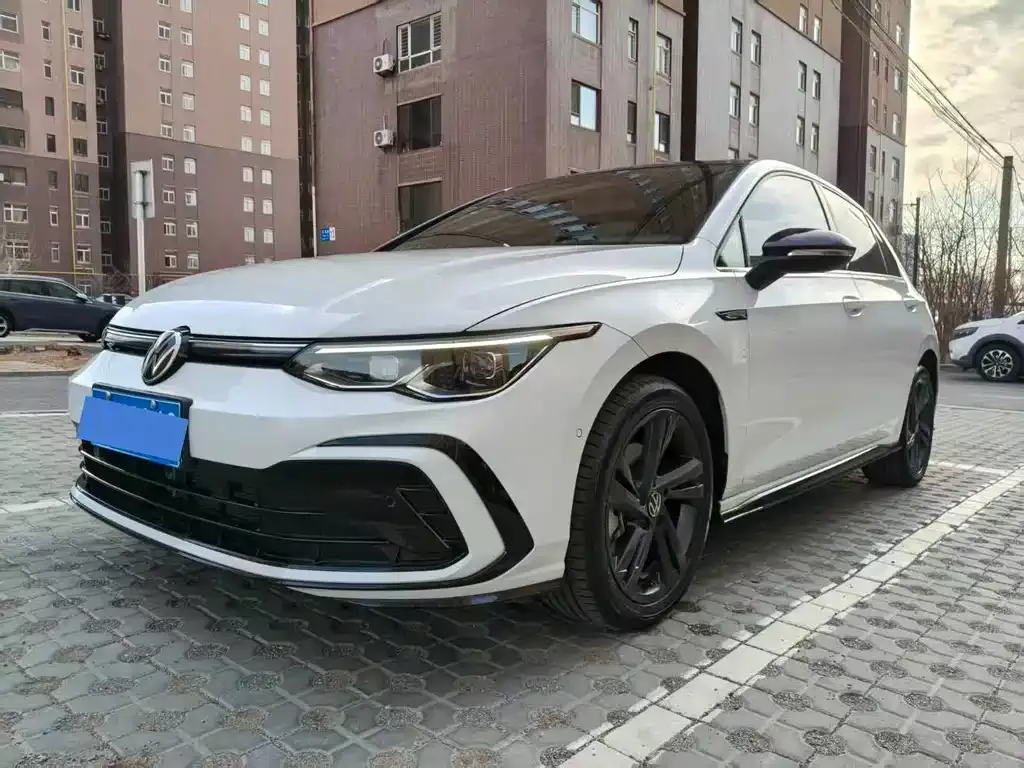 Volkswagen Golf 2023 из CN, фото 1
