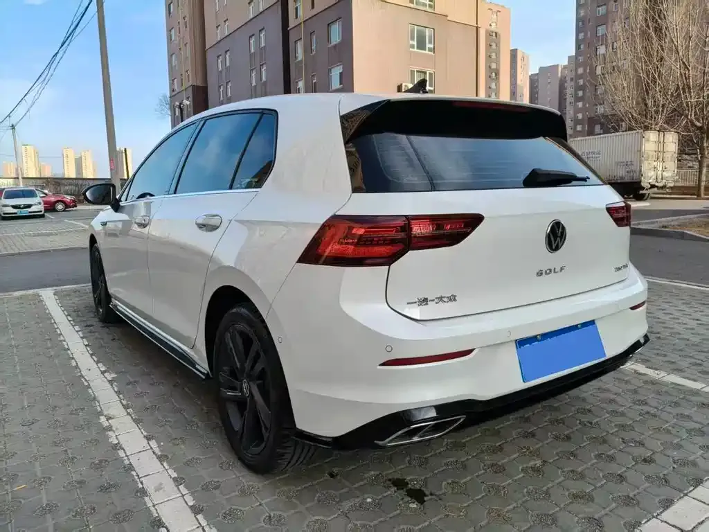Volkswagen Golf 2023 из CN, фото 9
