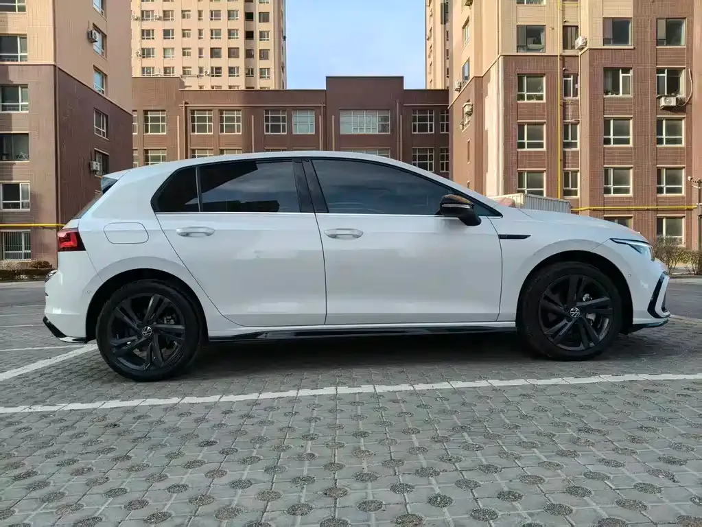 Volkswagen Golf 2023 из CN, фото 7