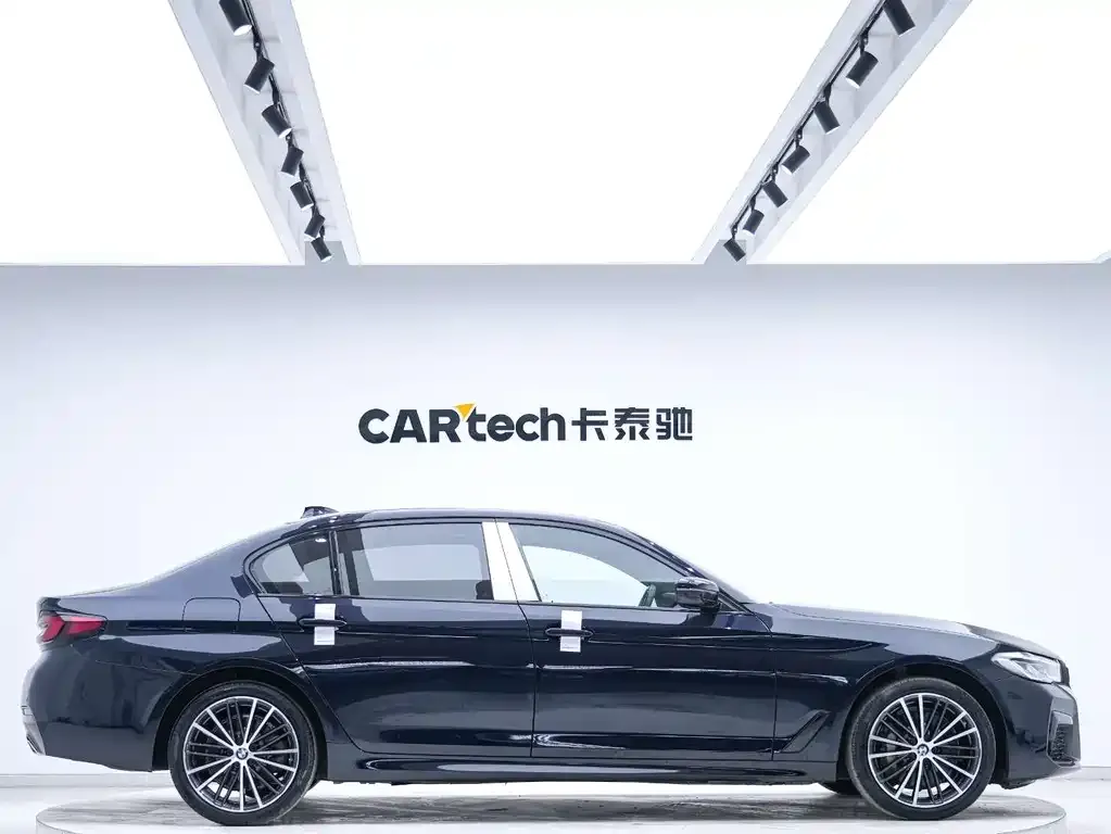 BMW 5 Series 2021 из CN, фото 5