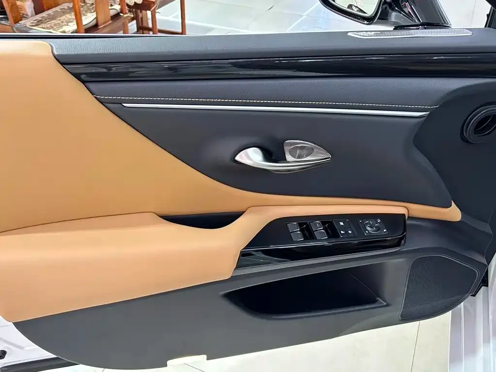 Lexus ES 2023 из CN, фото 6