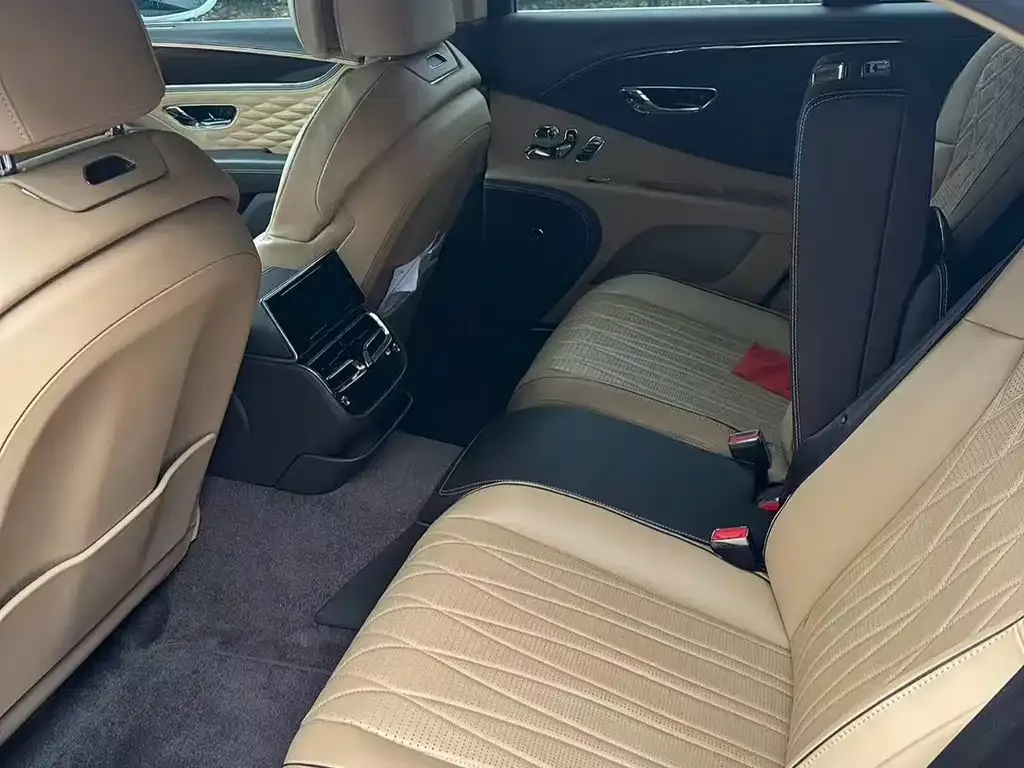 Bentley Flying Spur 2023 из CN, фото 3