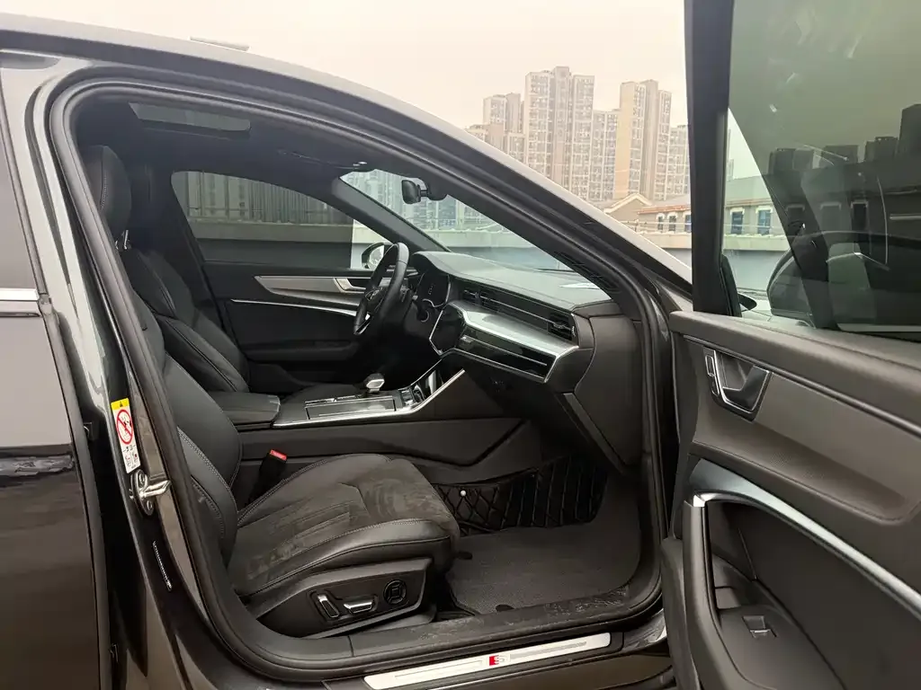 Audi A6L 2024 из CN, фото 6