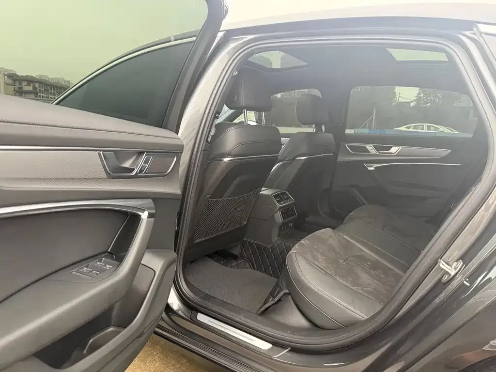 Audi A6L 2024 из CN, фото 9