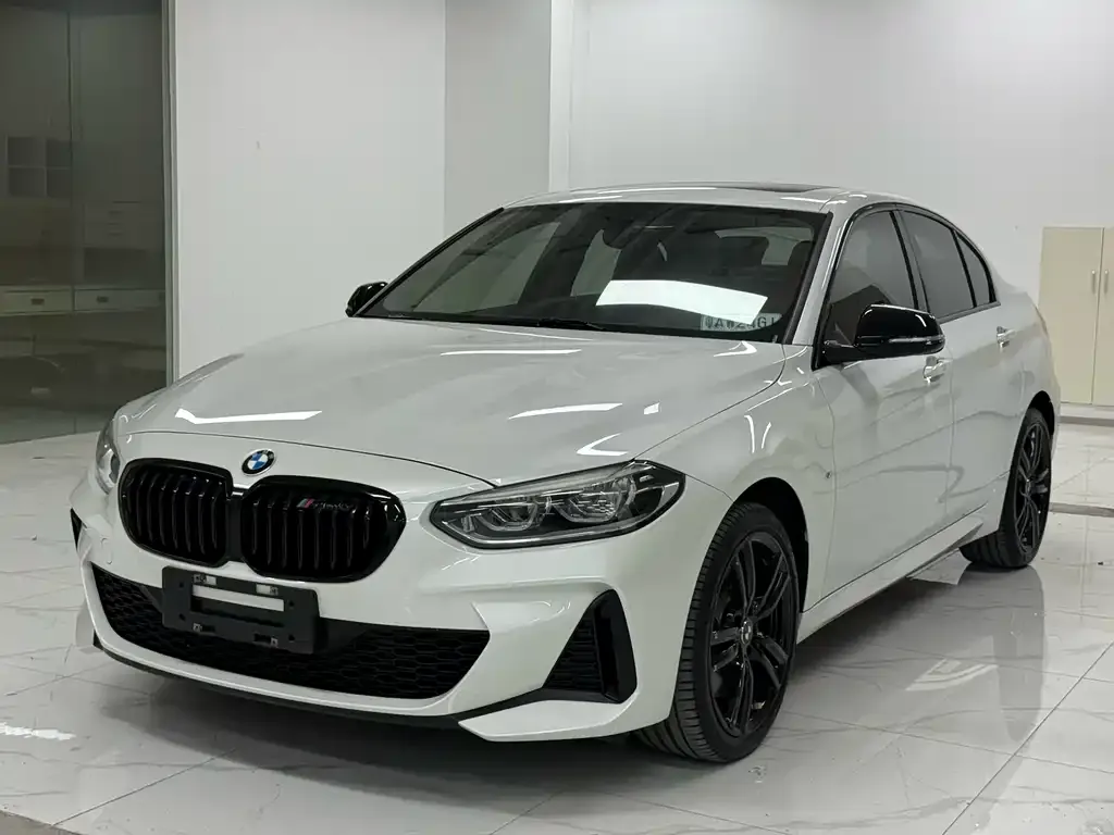 BMW 1 Series — фото 1