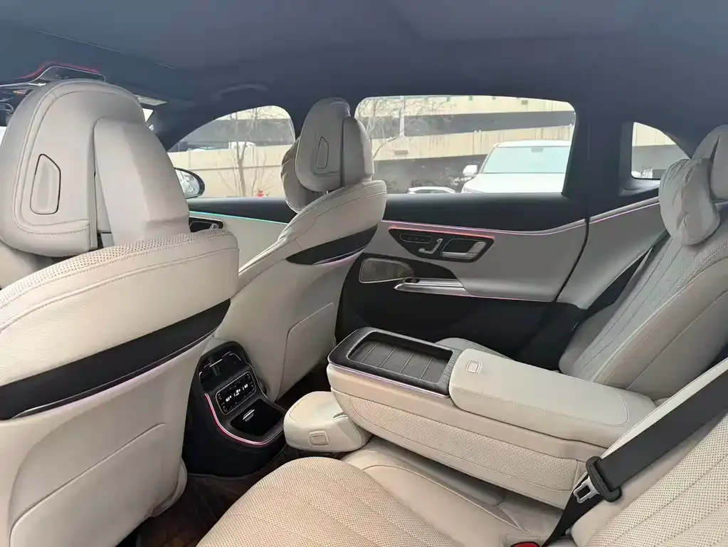 Mercedes-Benz E-Class 2024 из CN, фото 3