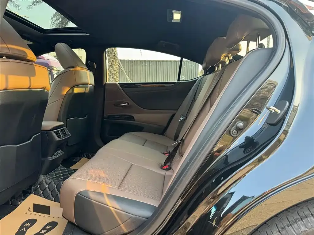 Lexus ES 2022 из CN, фото 7