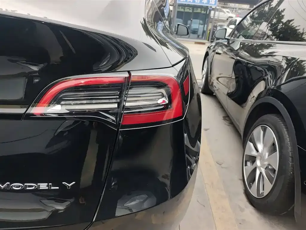 Tesla Model Y 2023 из CN, фото 7