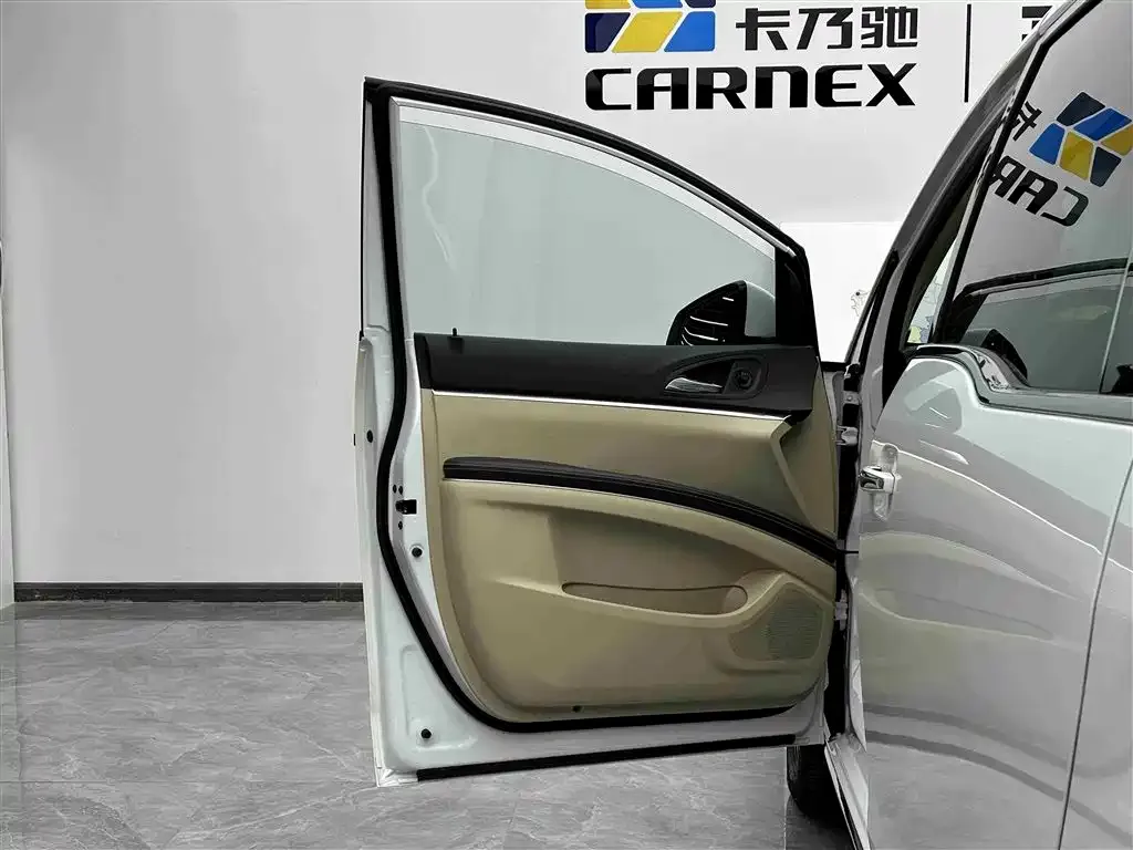 Buick GL8 2024 из CN, фото 6