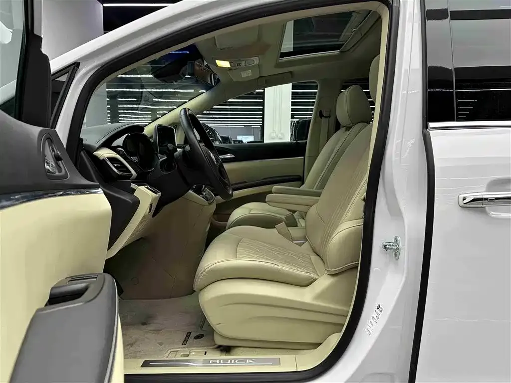 Buick GL8 2024 из CN, фото 3