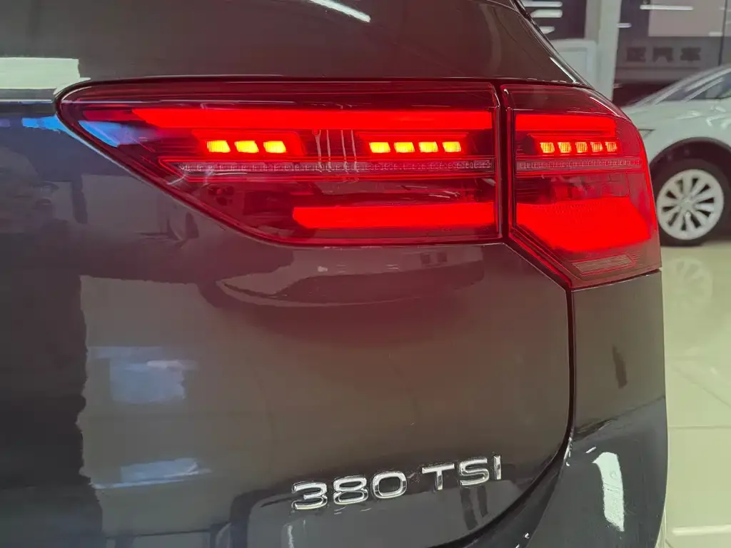 Volkswagen Golf GTI 2024 из CN, фото 7