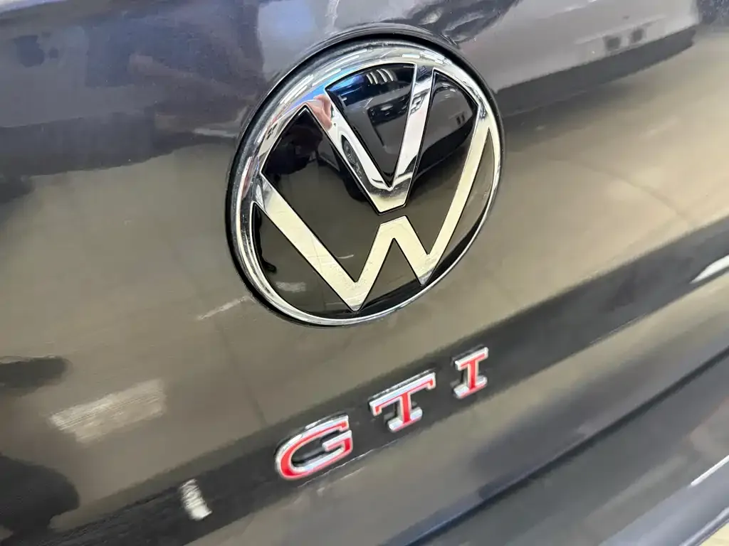 Volkswagen Golf GTI 2024 из CN, фото 2