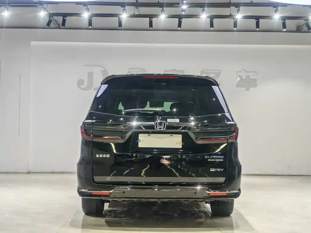 Honda Elysion 2024 из CN, фото 8