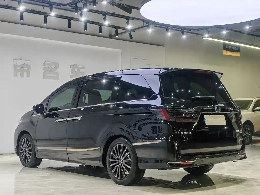 Honda Elysion 2024 из CN, фото 2