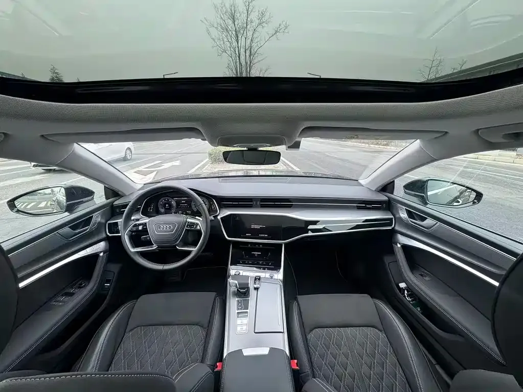 Audi A7L — фото 8