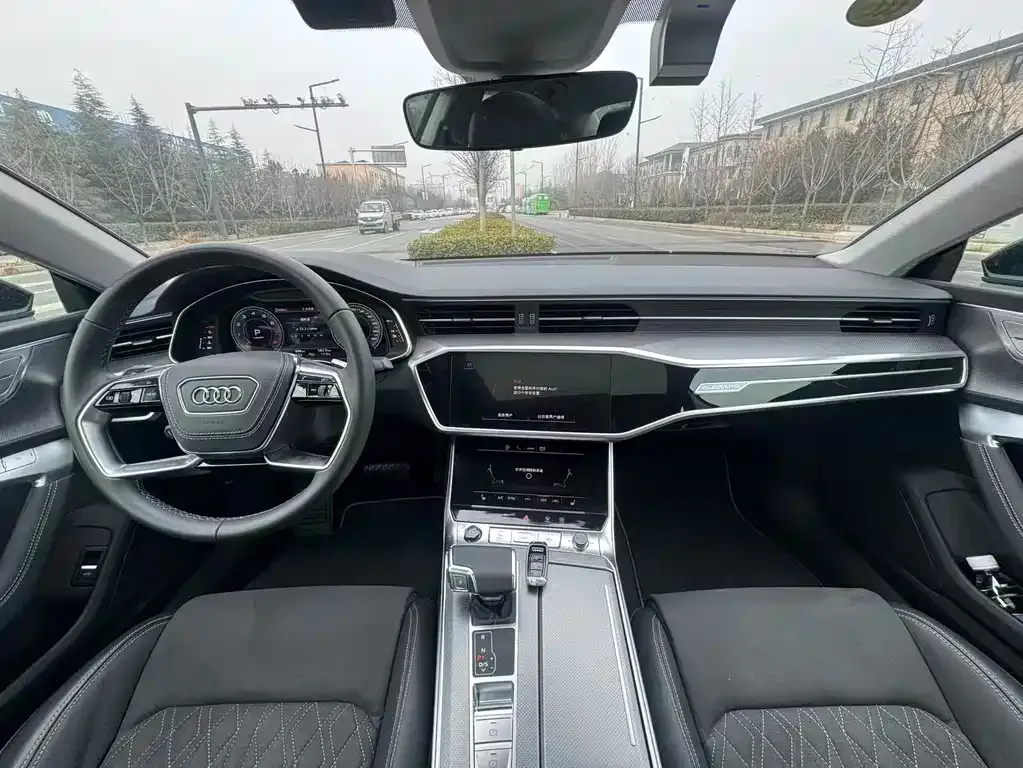 Audi A7L — фото 2