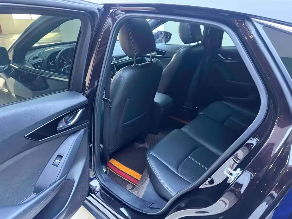 Mazda CX-4 2023 из CN, фото 10