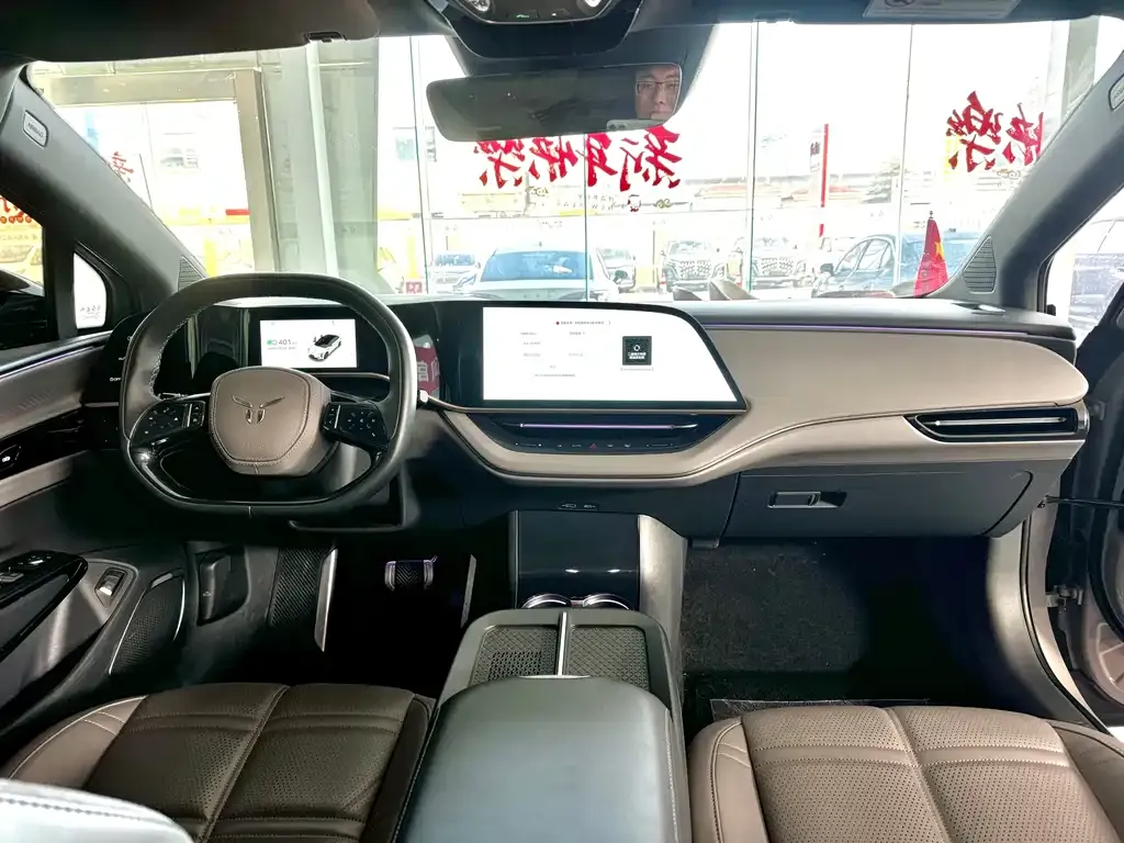 Hongqi EH7 2024 из CN, фото 6