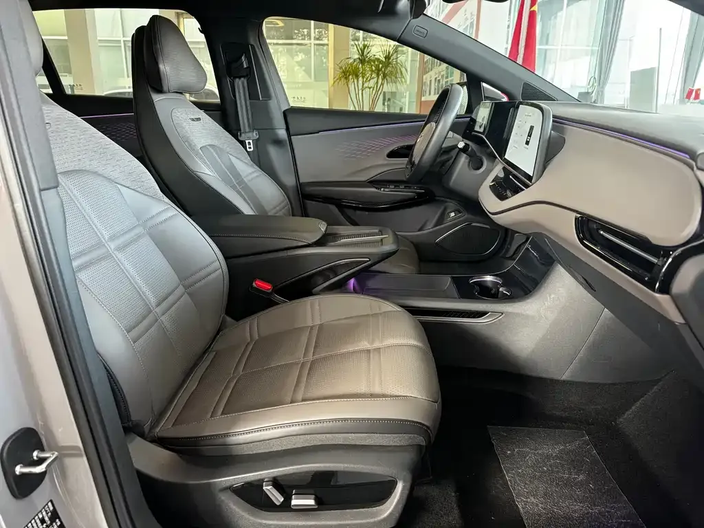 Hongqi EH7 2024 из CN, фото 4