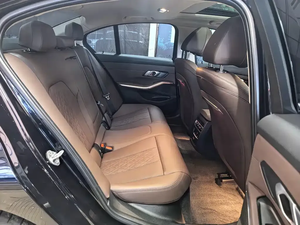 BMW 3 Series 2023 из CN, фото 5
