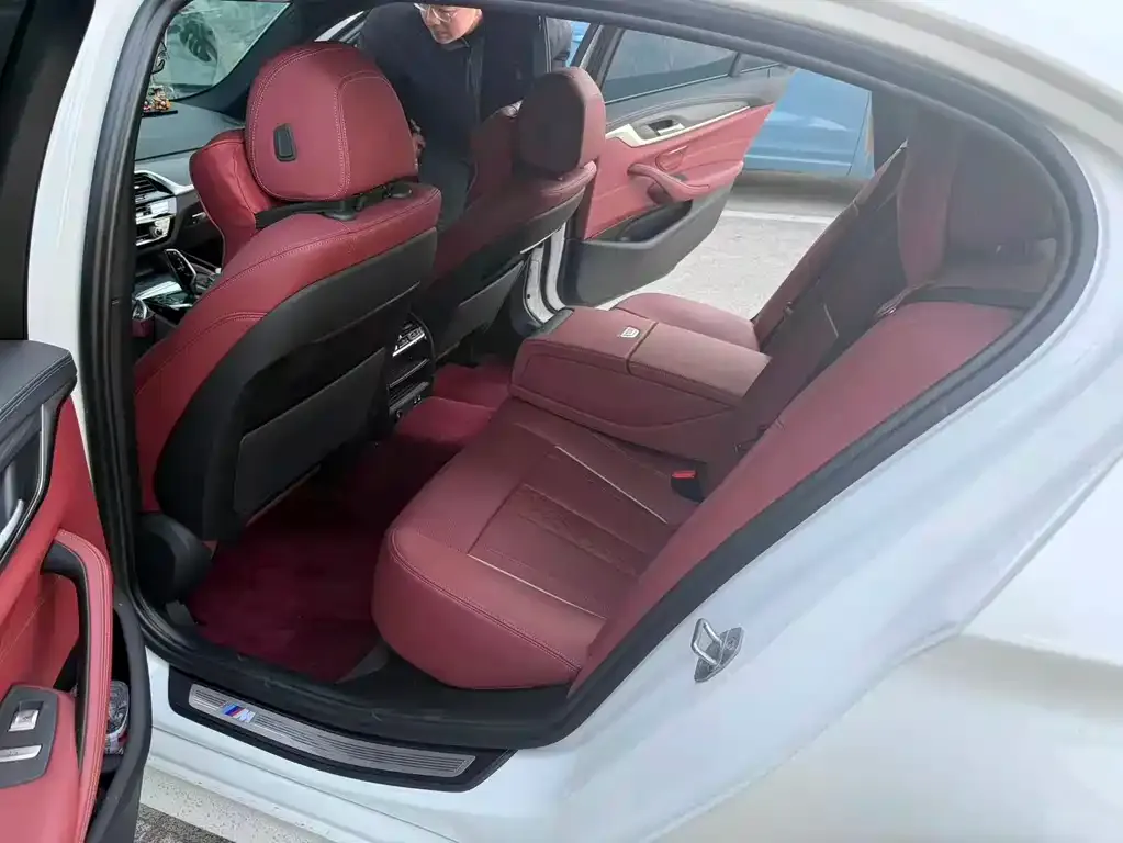 BMW 5 Series 2022 из CN, фото 2