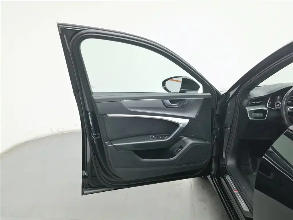 Audi A6L 2021 из CN, фото 3