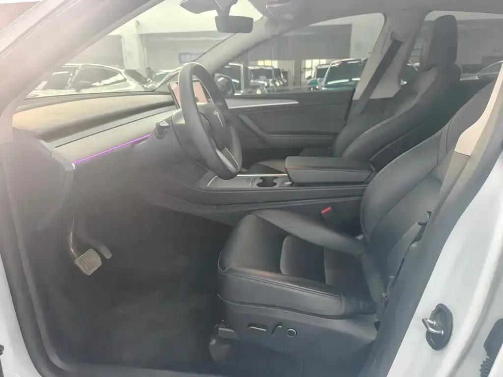 Tesla Model Y 2024 из CN, фото 5