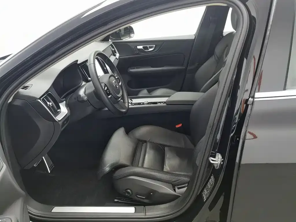 Volvo S60 2022 из CN, фото 6