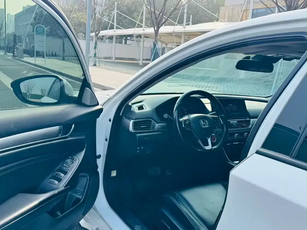 Honda Accord 2023 из CN, фото 4