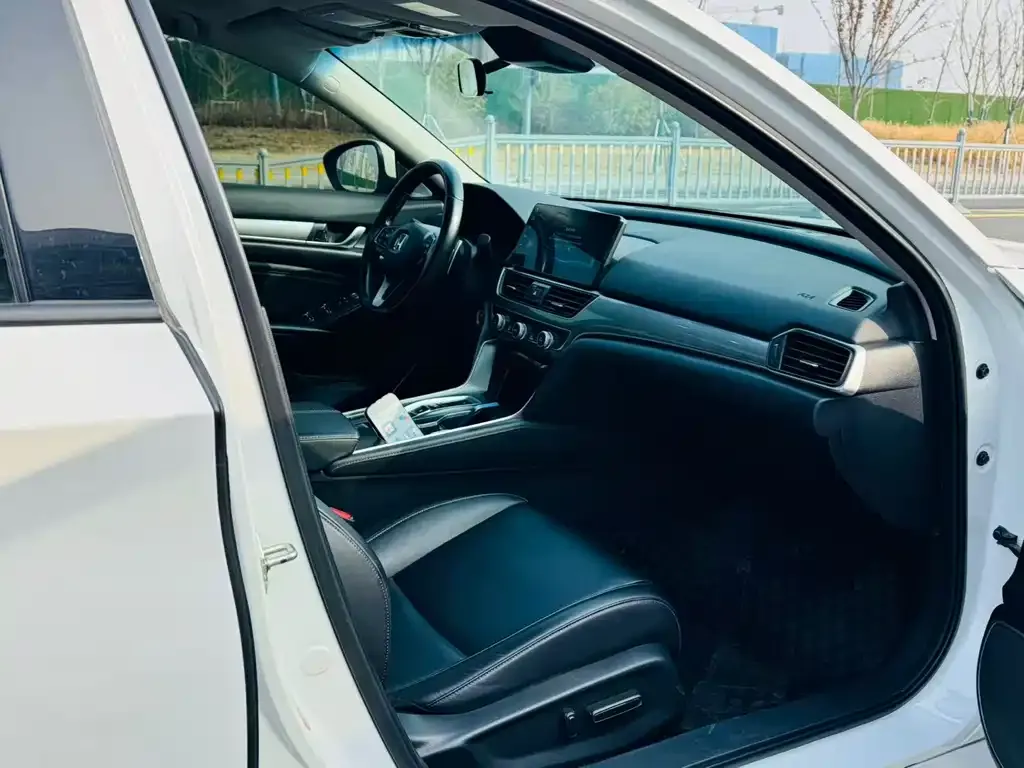 Honda Accord 2023 из CN, фото 5