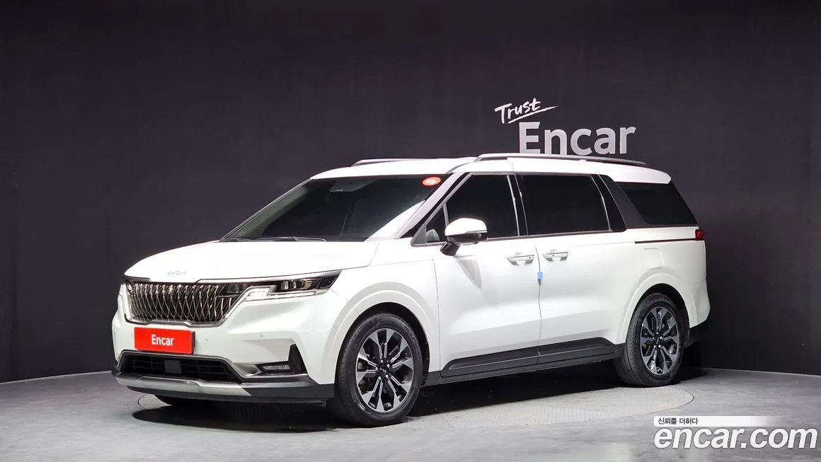 Kia Carnival — фото 1