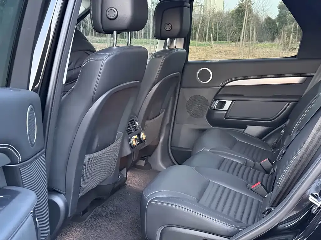Land Rover Discovery 2024 из CN, фото 4