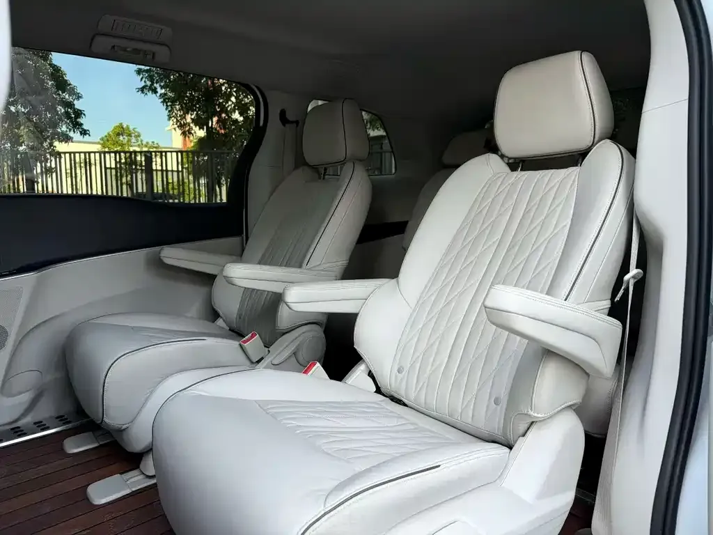 Buick GL8 2021 из CN, фото 9