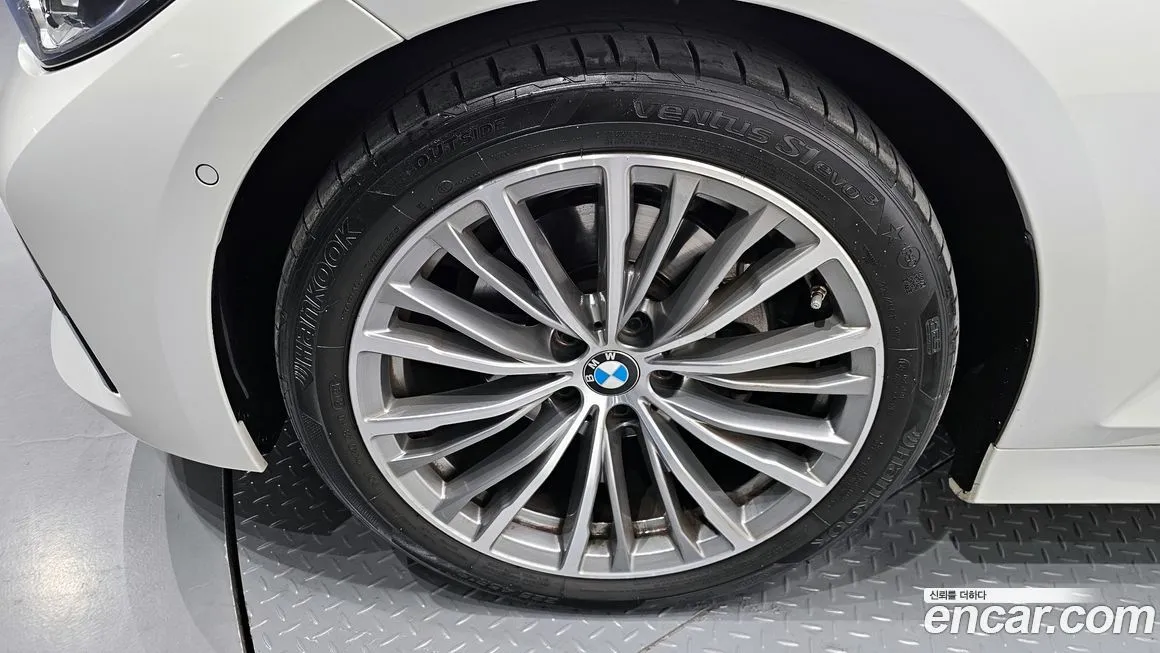 BMW 3-Series 2022 из KR, фото 10