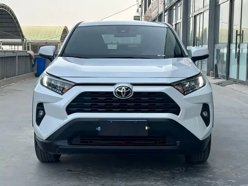 Toyota RAV4 2024 из CN, фото 3