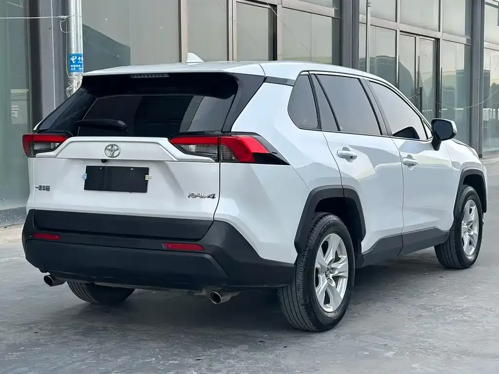 Toyota RAV4 2024 из CN, фото 8